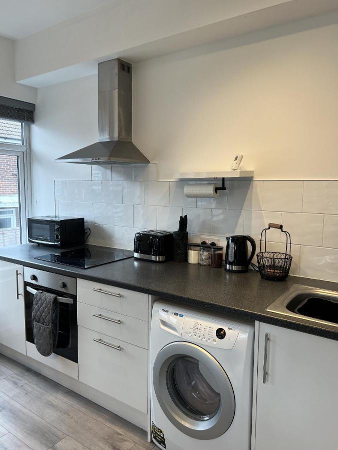 Warner Brothers Apartment Watford  Exteriör bild
