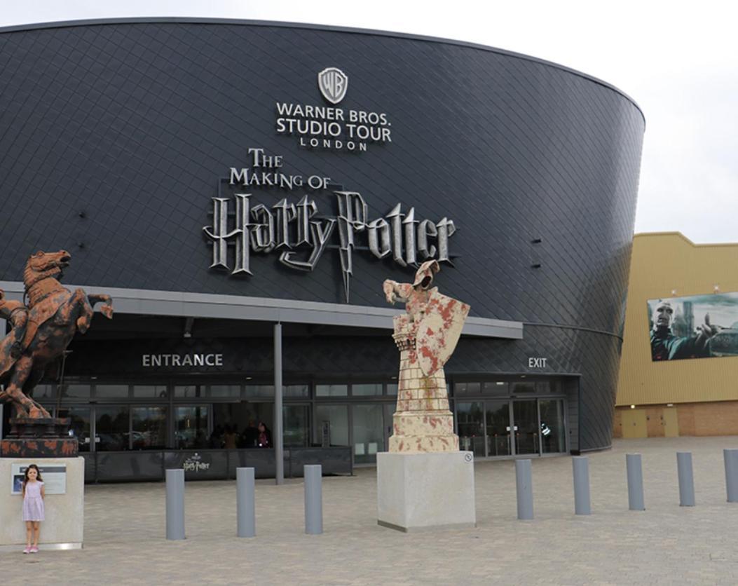 Warner Brothers Apartment Watford  Exteriör bild